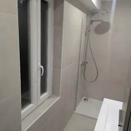 Διαμέρισμα Large 37 M With Terrace